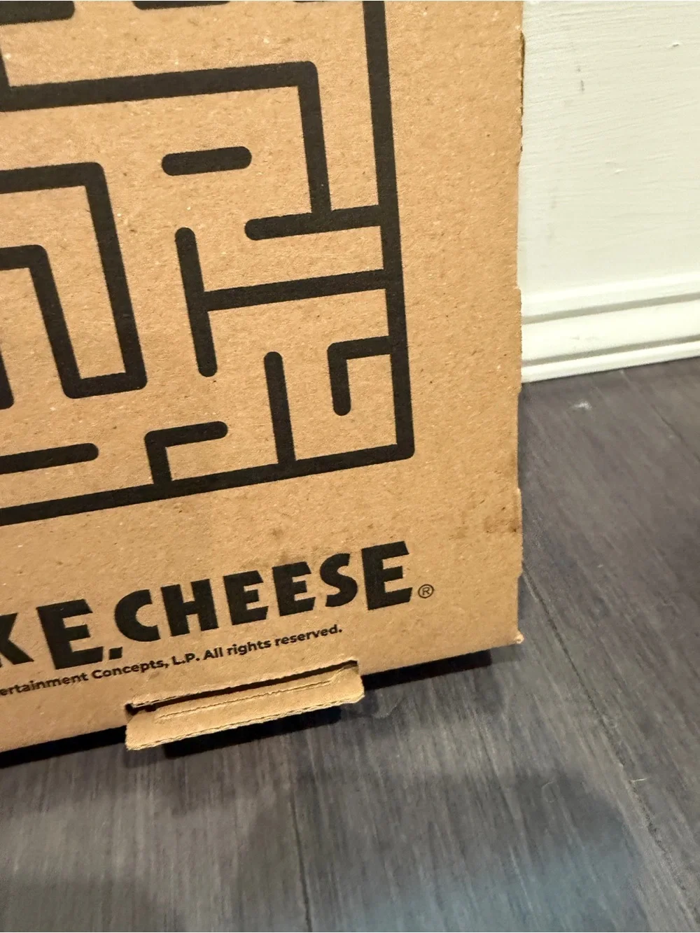 NWOT Chuck E. Cheese Kids' Pizza Box – Red & Brown Kraft Design with Games